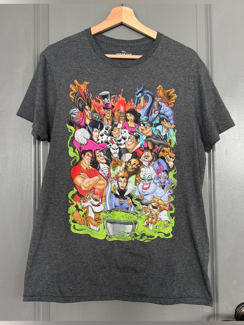 Disney Villains Gray Graphic T-Shirt Size Adult Medium